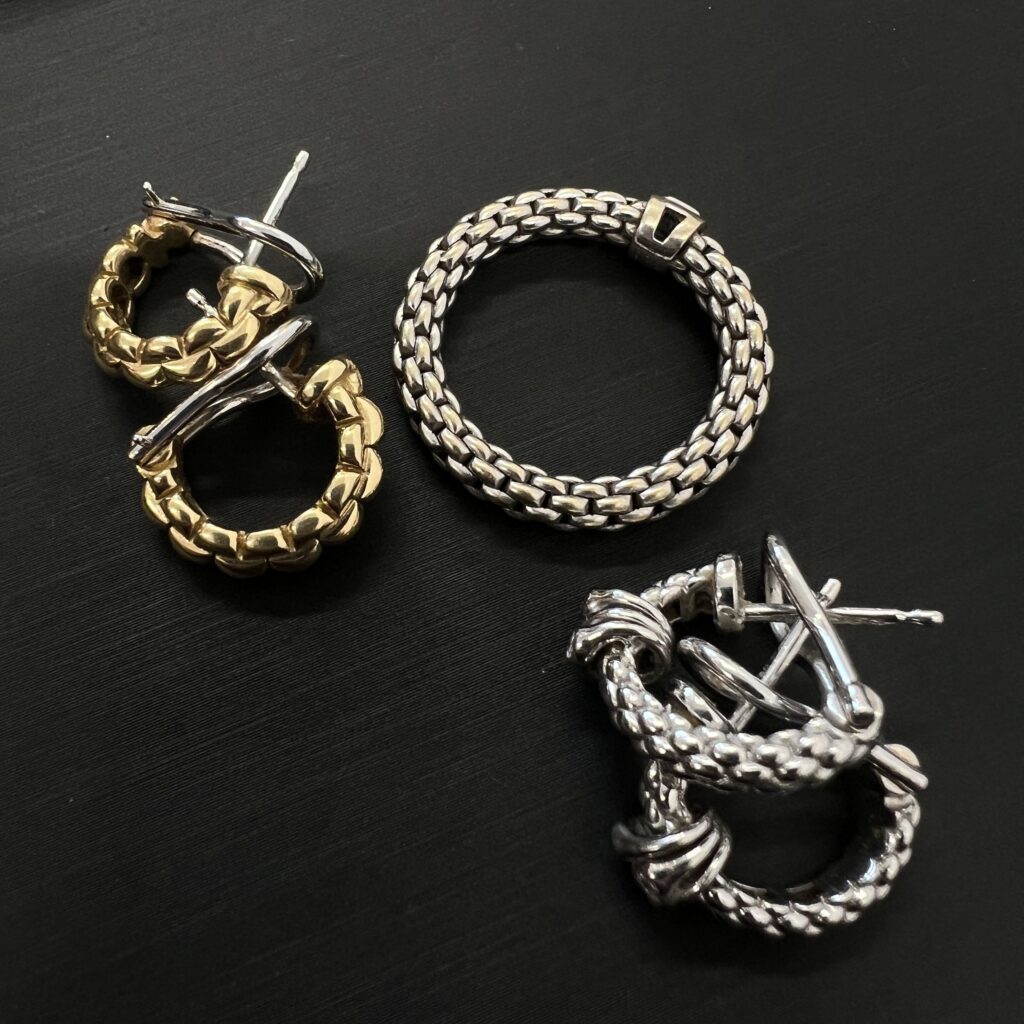高松市のトレリバで買取したフォッペ（FOPE）のメッシュリングとフープピアス。18金イエローゴールドとホワイトゴールドのチェーンジュエリー画像。
