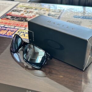高松市のトレリバで買取したオークリーのサングラス。