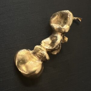 高松市のトレリバで買取した歯科用金歯。連結ブリッジタイプのイエローゴールド金製品の画像。
