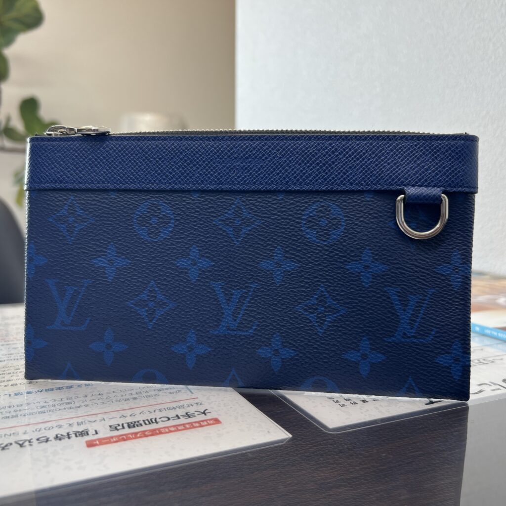 高松市のトレリバで買取したルイヴィトン ポシェットディスカバリーPM ブルー美中古品の画像
