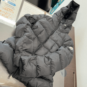 高松市のトレリバで買取したモンクレール AVOCE ダウンジャケット極美品の画像