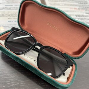 高松市のトレリバで買取したグッチ ウェリントンサングラス ベロアケース付きの画像