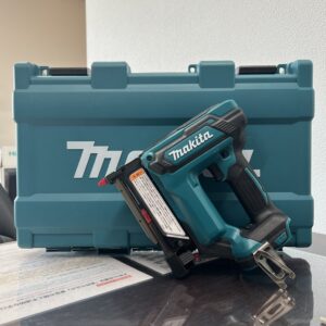 高松市のトレリバで買取したマキタ 18V充電式ピンタッカ PT353D ケース付の画像